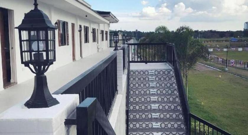 The Mansion Hotel Mabalacat Eksteriør billede