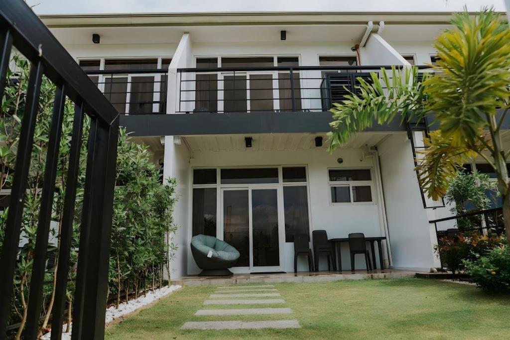 The Mansion Hotel Mabalacat Eksteriør billede