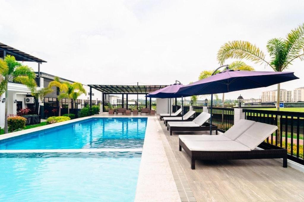 The Mansion Hotel Mabalacat Eksteriør billede