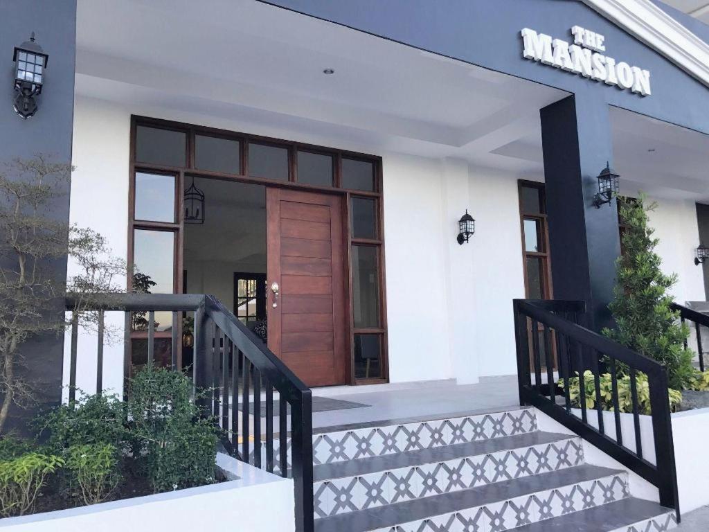 The Mansion Hotel Mabalacat Eksteriør billede